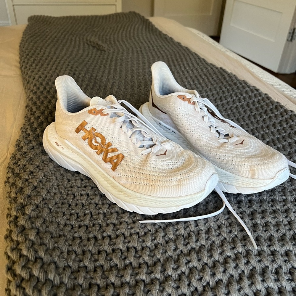 Hoka mach 5 running sneakers